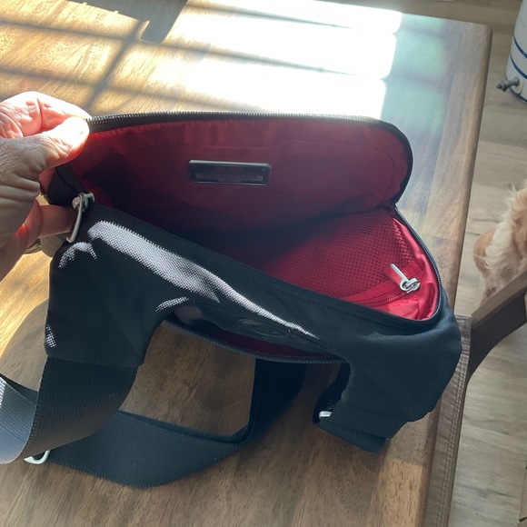 Tumi Black and Red Messenger Bag - Picture 6 of 13